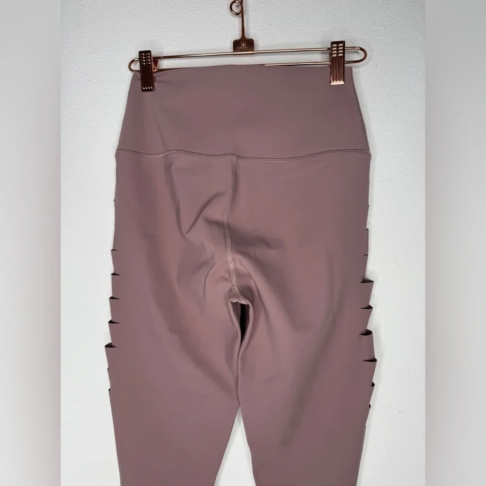 NWOT ALO YOGA High Waist Slice Capri Leggings for Yoga Pants SMALL